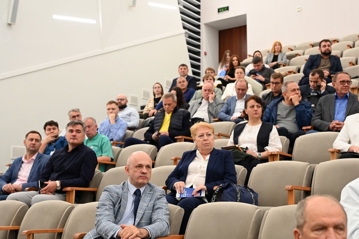 specialiști în chirurgia joncțiunii esofago-gastrice